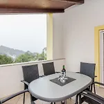 Natalie Sea View With 3 Bedrooms And Everything Is Air-conditioned *