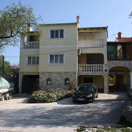 Apartment Natalie Sea View With 3 Bedrooms And Everything Is Air-conditioned Sali