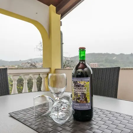 Natalie Sea View With 3 Bedrooms And Everything Is Air-conditioned