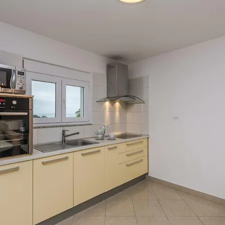 Natalie Sea View With 3 Bedrooms And Everything Is Air-conditioned *