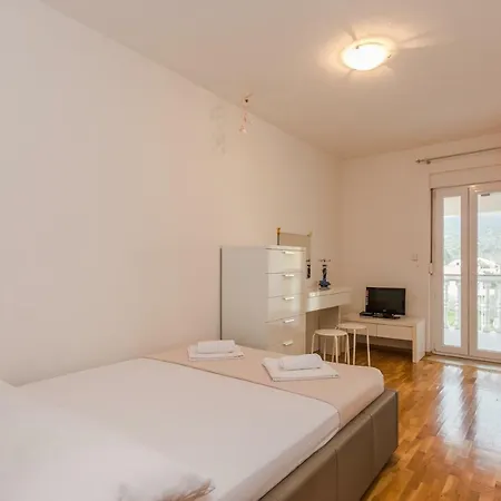 Natalie Sea View With 3 Bedrooms And Everything Is Air-conditioned Sali