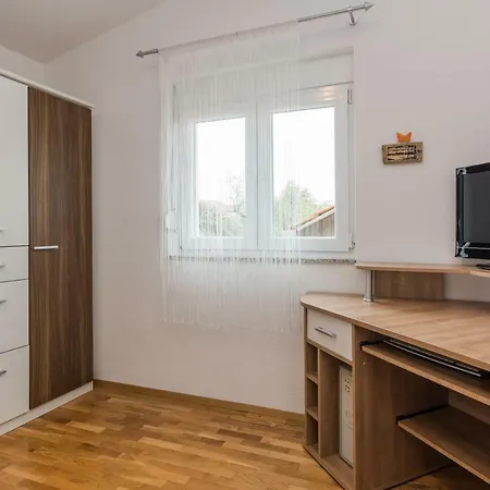 Natalie Sea View With 3 Bedrooms And Everything Is Air-conditioned Apartment Sali