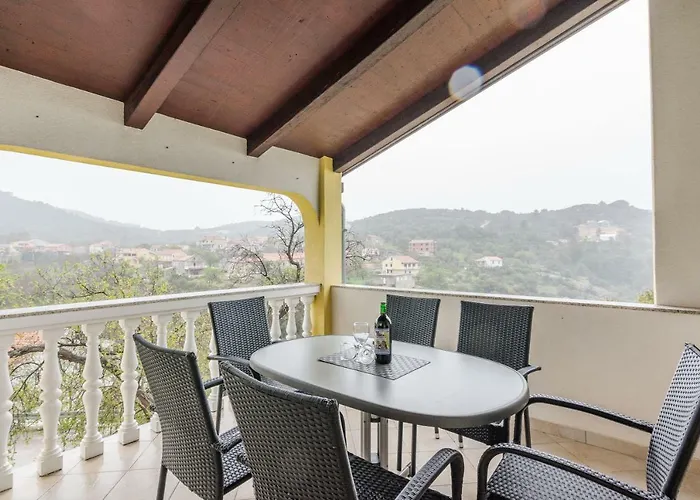 Natalie Sea View With 3 Bedrooms And Everything Is Air-conditioned דירה סאלי