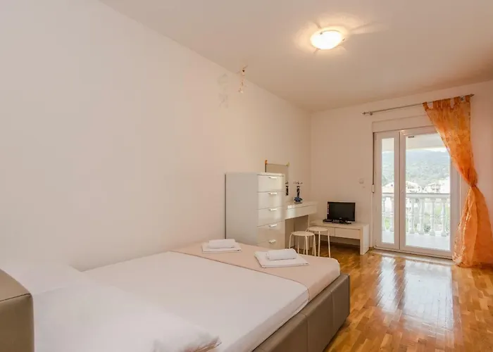 Natalie Sea View With 3 Bedrooms And Everything Is Air-conditioned Sali